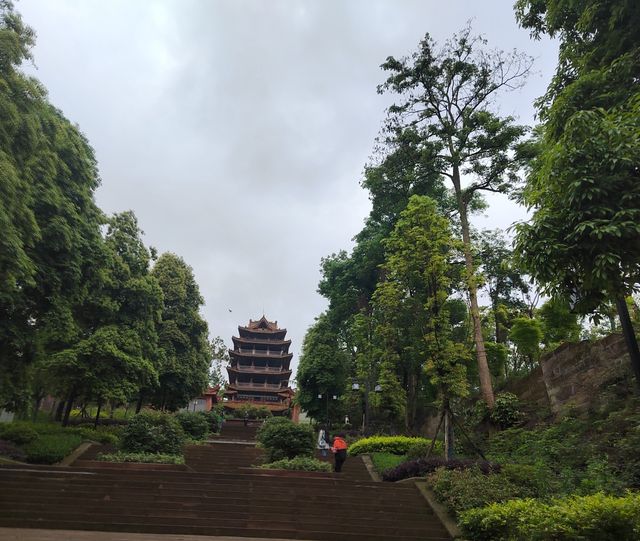 重龍山—自家門口的摩崖石刻