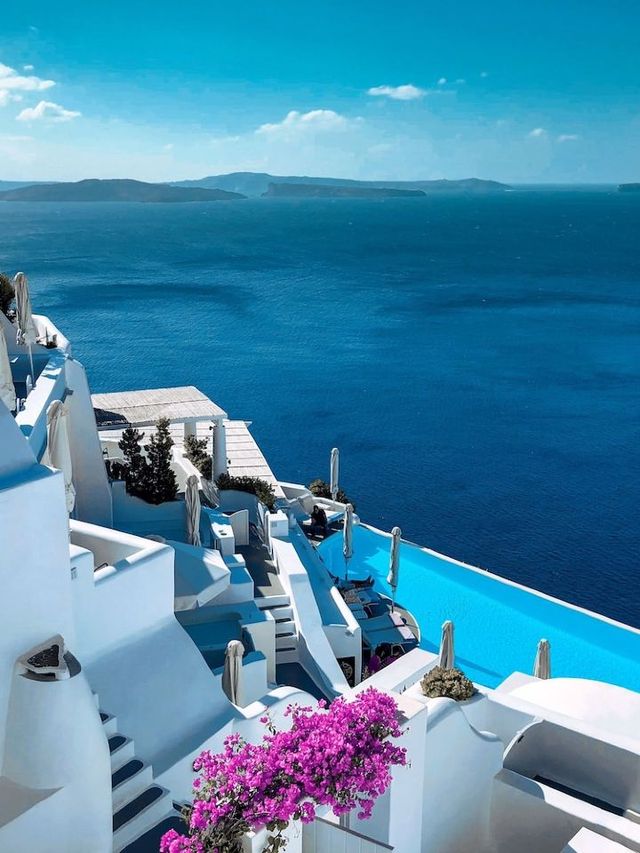 🌟 Santorini's Gem: Luxe Hotel Spotlight 🌊