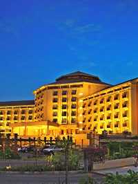 🌟 Dhaka's Luxe Oasis: Radisson Blu Water Garden 🌿✨