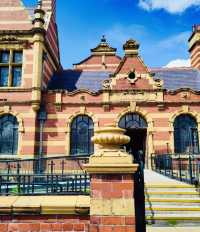 Victoria Baths: Splendor and Rebirth ✨🌟