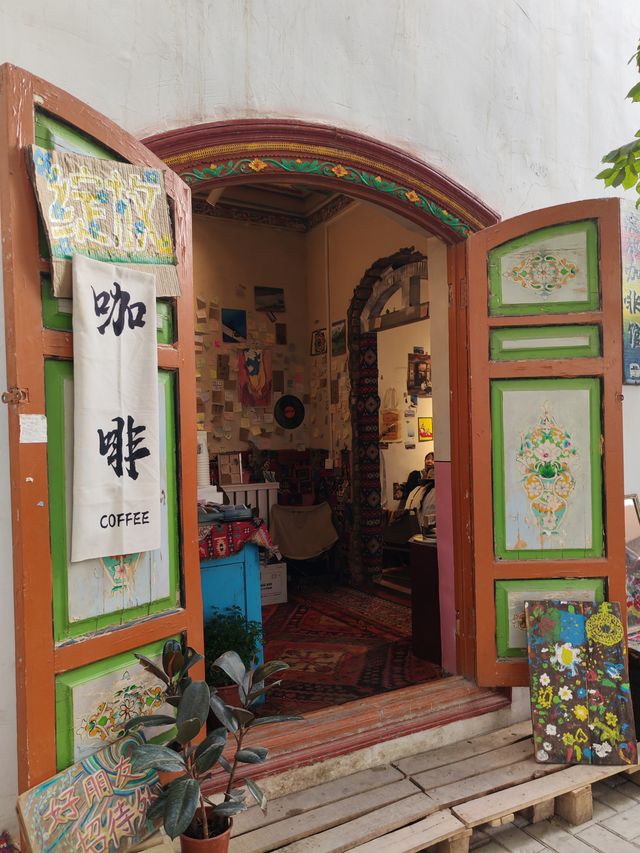 來熱斯坦路，感受庫車人骨子裡的浪漫