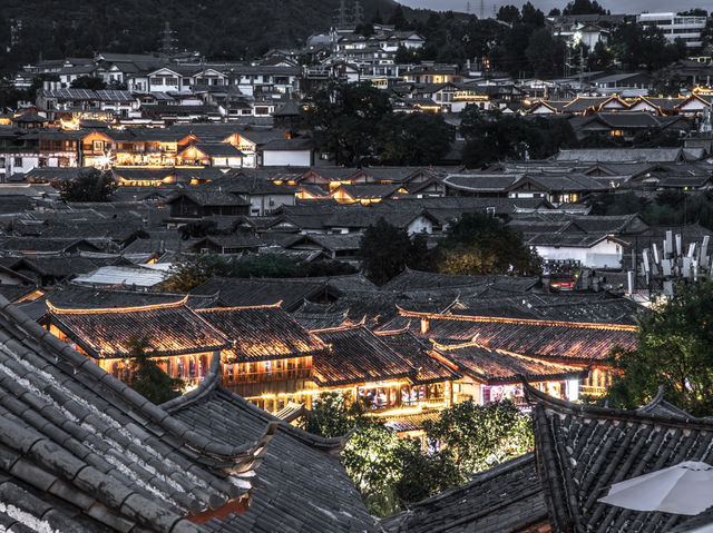 Lijiang’s Bustling Town! 