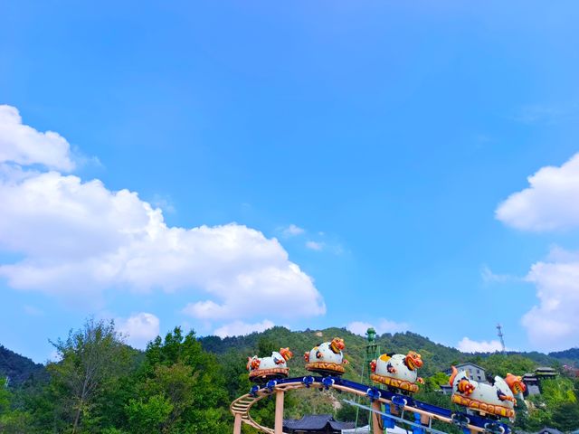 金秋短暫，一起盡情遊山玩水和捕魚捉蝦吧!