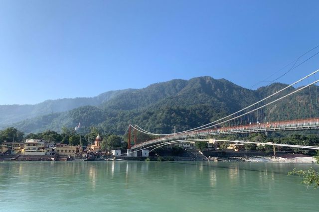 里希盖什：梦境般的桥梁，时光之旅的漫步。