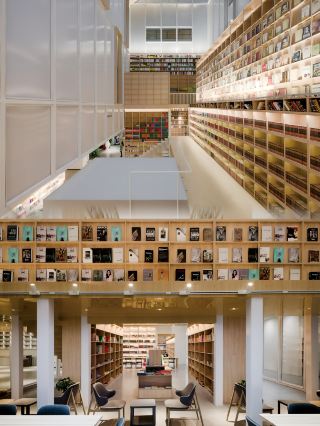 Renqiu｜An Eighteenth-tier County Town Actually Hides Such a Bookstore