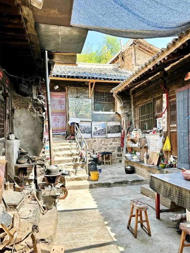 大汖古村——山西「小布達拉宫」。