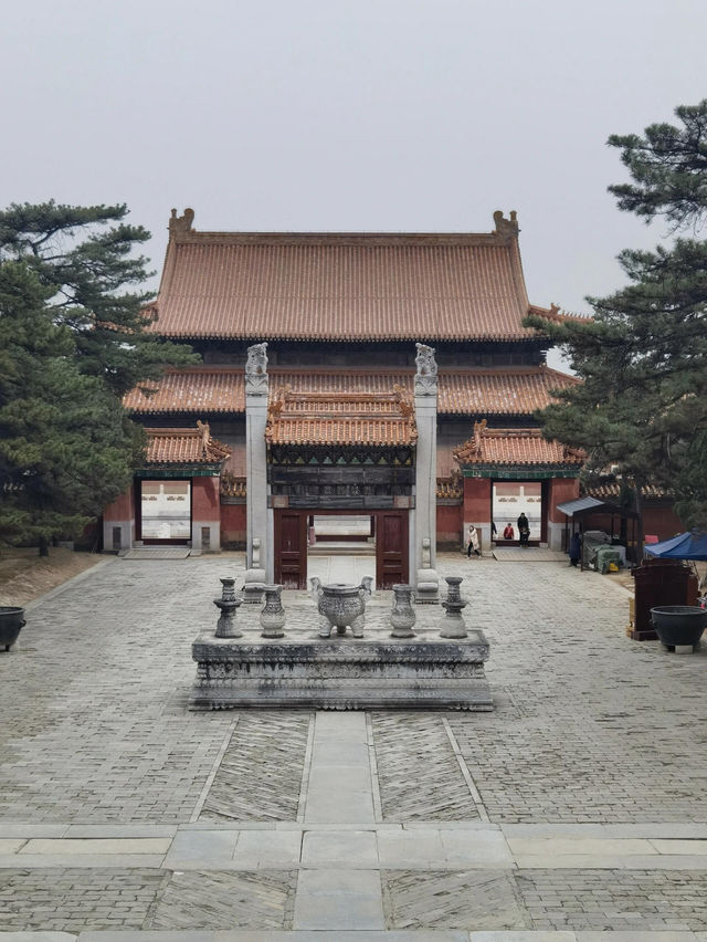 《河北清東陵旅遊指南》。