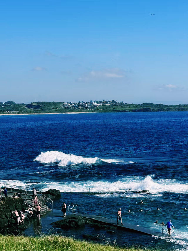 希臘米洛斯島的海灘、洞穴、「斷臂維納斯」神像的出土處