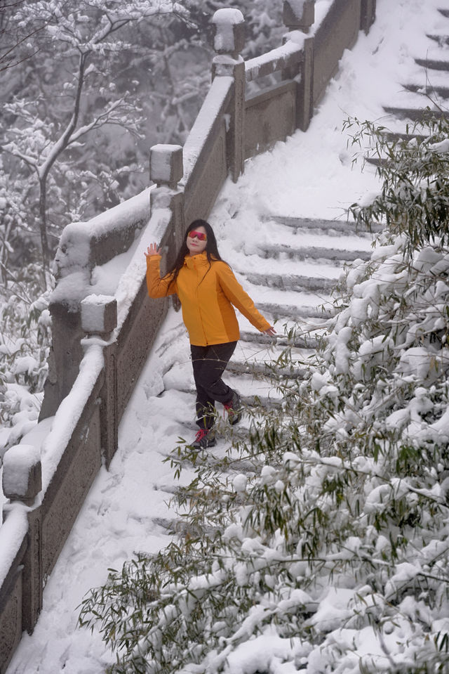 雪後黃山冷門時段！被我拍到了Cyberpunk藍！（附機位攻略）