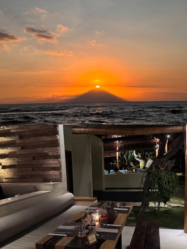 房間面前就是玻璃海，下次還要躺龍目島