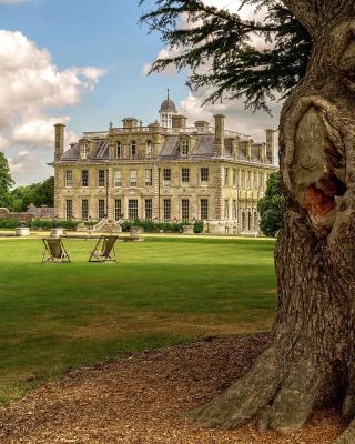 A romantic manor of British aristocrats—an elegant day in Kingston Lacey!