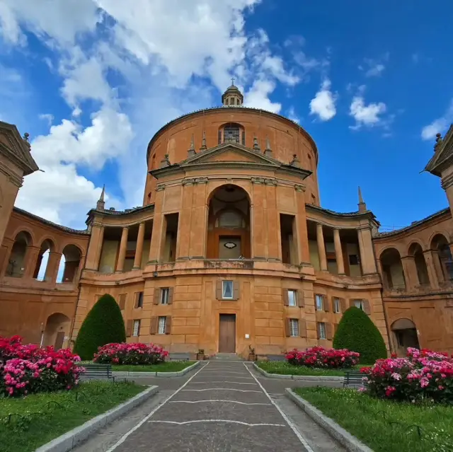 Bologna, Italy: The City of Red Bricks