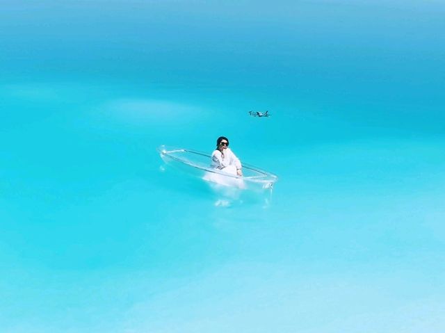 行走在白雲之上的翡翠湖