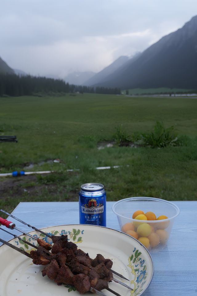 夏塔仙境！全疆最後能見到雪山嘅草原