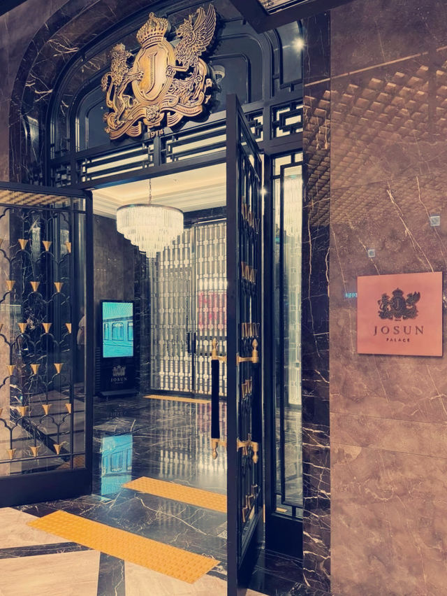 **【首爾高空奢華體驗】朝昕至臻酒店無邊泳池，俯瞰城市璀璨夜景**  