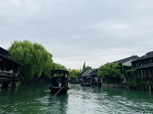 枕水江南，烏鎮的兩天一夜慢時光搖櫓船劃過石板橋，喚醒了一整個江南的溫柔  Day1：東柵漫步