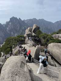 畢業旅行必選！免費登頂黃山，學長嘅超實用攻略嚟啦！