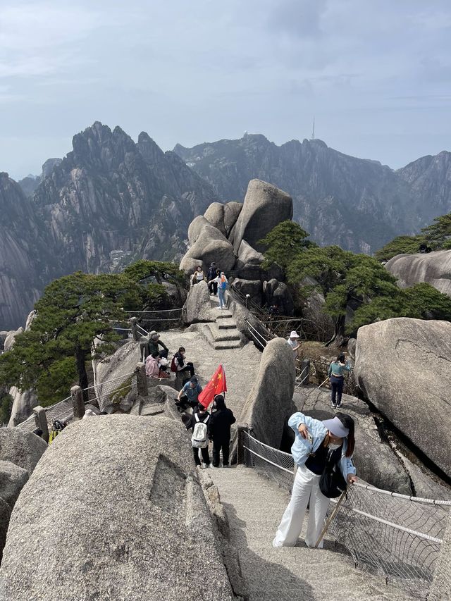 畢業旅行必選！免費登頂黃山，學長嘅超實用攻略嚟啦！