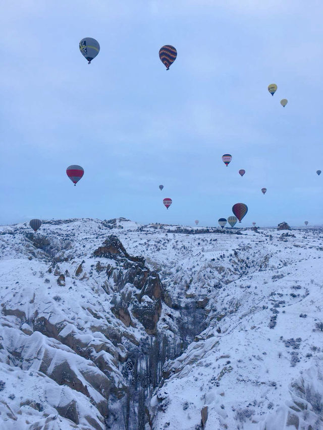 Cappadocia熱氣球全攻略：在月球表面邂逅日出