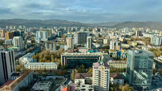 Centrally Located Hotel with Pleasant Amenities