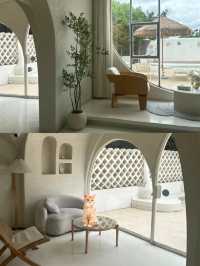 迪士尼10分鐘到!奶白城堡民宿,躺看泳池星空