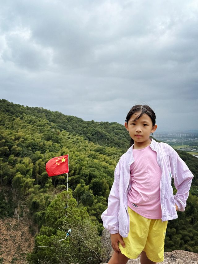 寧波親子徒步｜媽媽，山裡攀岩也太有趣了吧！