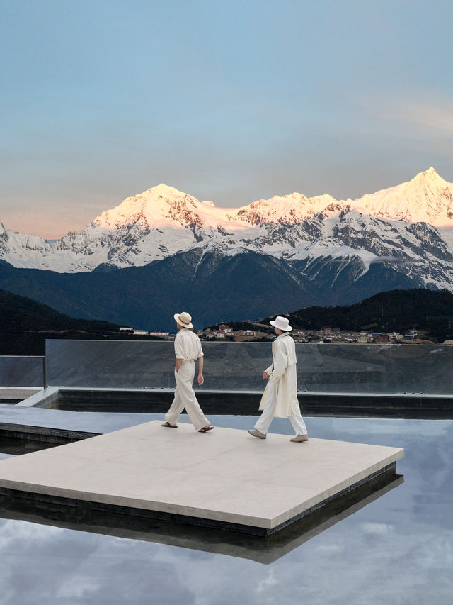不是國外，這是梅里雪山的泊度酒店！！