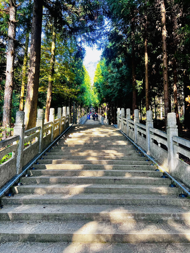 ⛰️ Exploring the Great Dabie Mountain Scenic Area in Luotian County