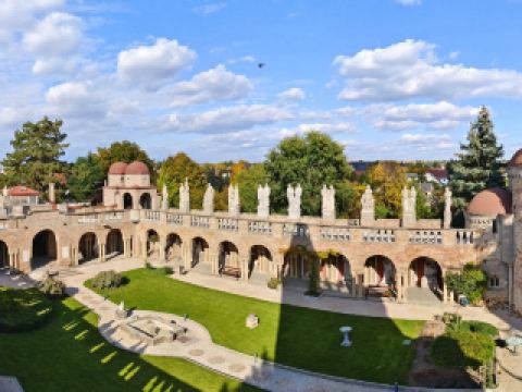 ปราสาทโบริ เต็มไปด้วยความรู้สึกโรแมนติก – เหลือบมองทัศนียภาพอันงดงาม