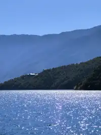 在瀘沽湖酒店看到晨霧！12.5實拍