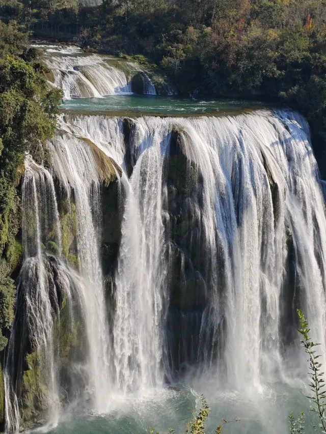 終於來到課本裡的黃果樹瀑布! 終於來到課本裡的黃果樹瀑布!