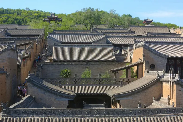 與有肝膽人共事,從無字句處讀書。 與有肝膽人共事,從無字句處讀書。