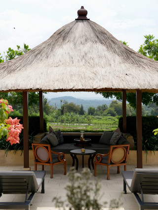 Java Island Buddhist Light Luxury Staycation|Amanjiwo