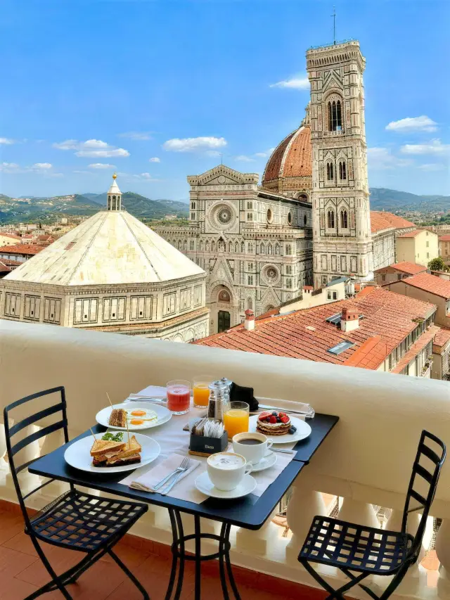 ฟลอเรนซ์! นอนชมมหาวิหารซานตามาเรียเดลฟิโอเร!