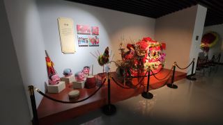 Unlocking Jiangzhou's intangible cultural heritage in the height of summer, strolling through the folk art hall of Yangzhou Museum to appreciate the ancient charm of flower boats and dragon lanterns. In the sweltering heat of summer, outdoor activities always leave one feeling hot and restless, so...