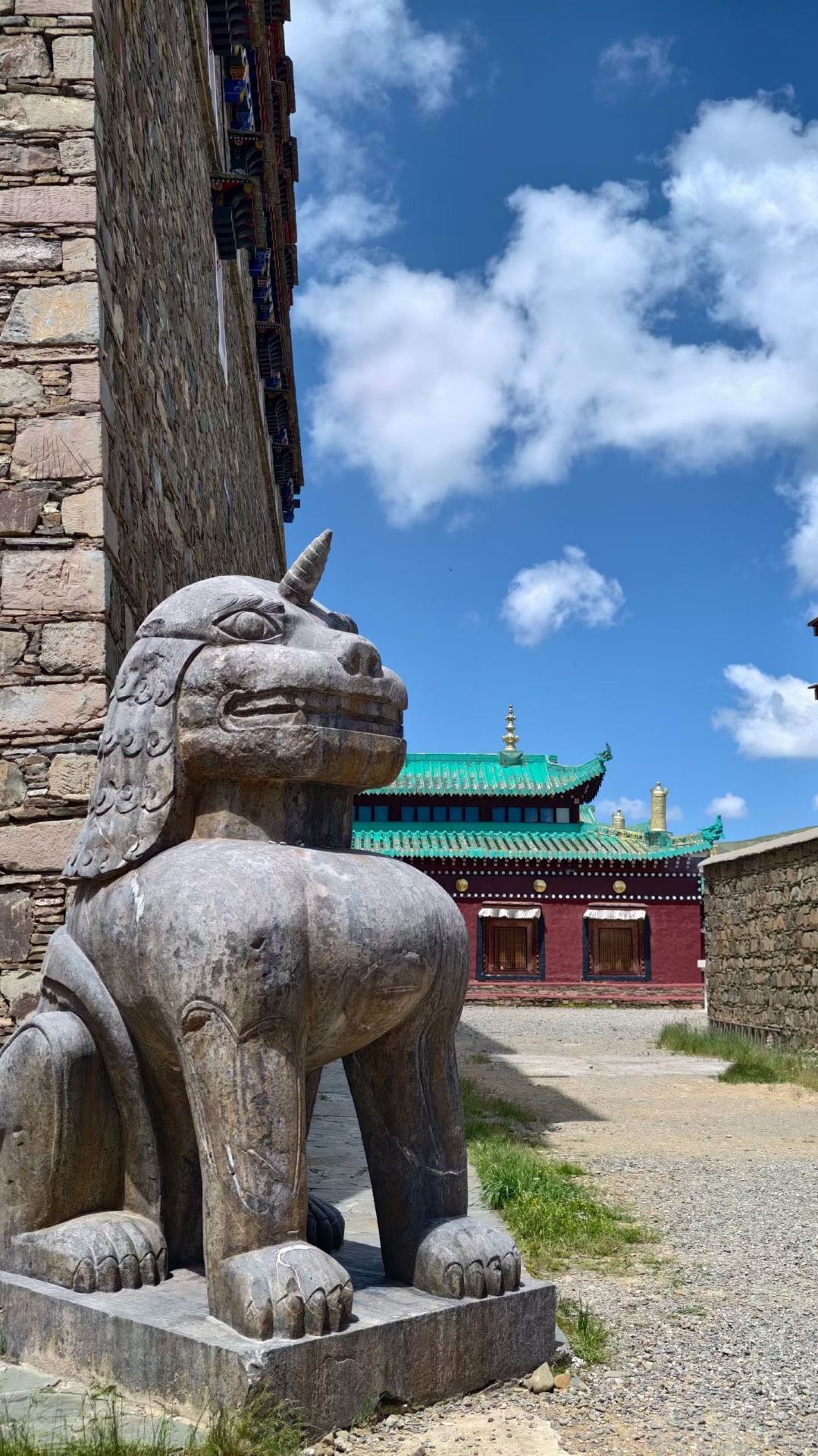 Journey across a thousand years of snowy highlands to discover King Gesar's mysterious palace