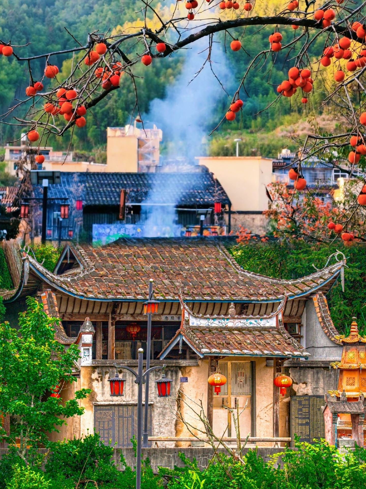 Half-day tour of ancient villages with small bridges and flowing water