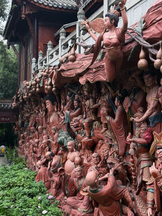 Check out the popular spots in Qingshen for Mid-Autumn Festival, light hike at Zhongyan Temple  Finally visited the popular spot in Qingshen: Zhongyan Temple, for the Mid-Autumn Festival! .