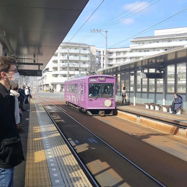 京都泡溫泉足浴的電鐵站【近鐵嵐山站】