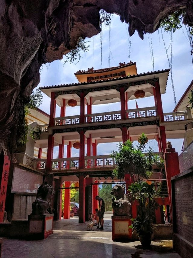 Perak Cave Temple exploration!