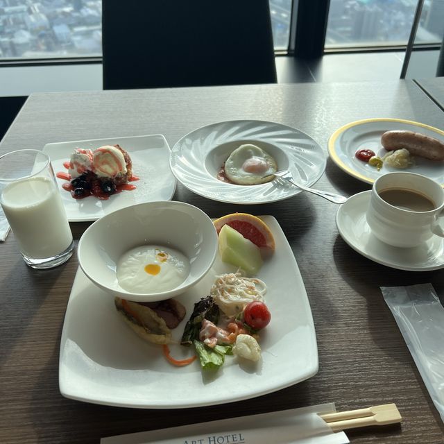 絶景を眺めながら朝食食べるのが最高