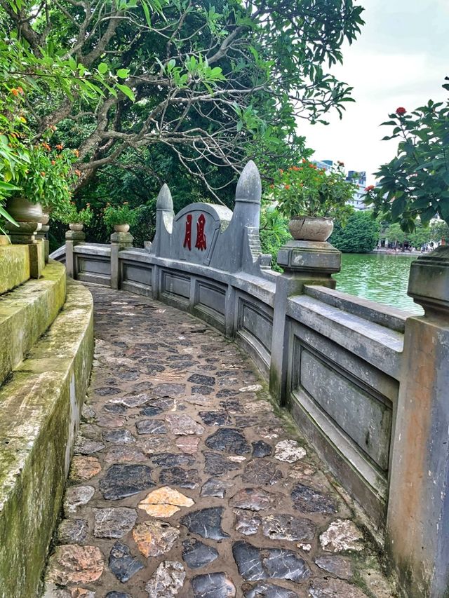 The Red Bridge and Jade Islet❤️