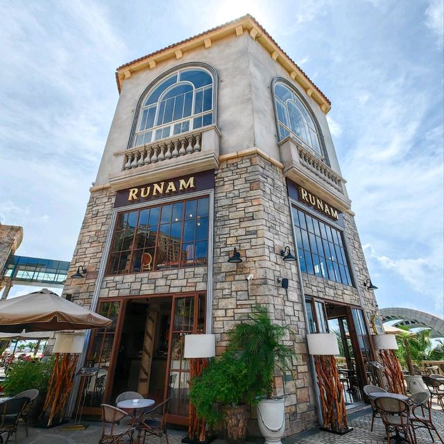Good Food, Good Mood at Cafe Runam