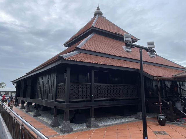 Kampung Laut Mosque, Tumpat