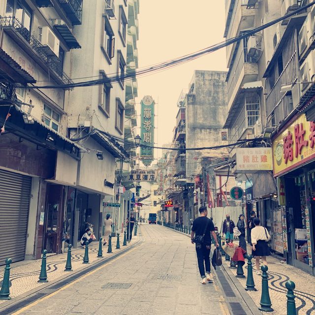 舊區 ~ 老街角 ➕ 十月初五街
