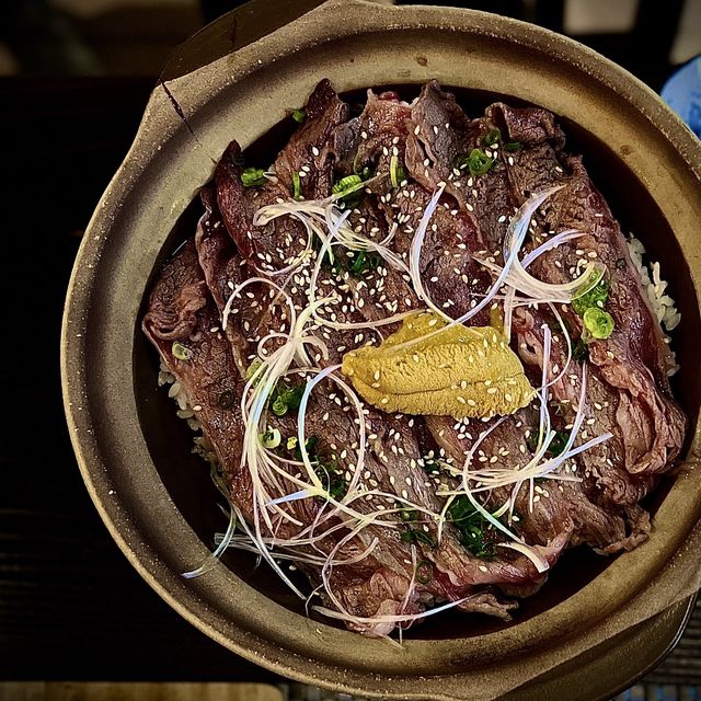 📍香港旺角｜小津居酒屋 · 新派Fusion居酒屋🏮主打超正海膽和牛煲仔飯！
