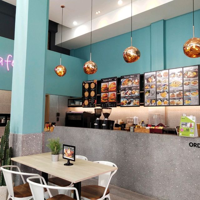นอนราชธานี...กินที่ Cafe Yu