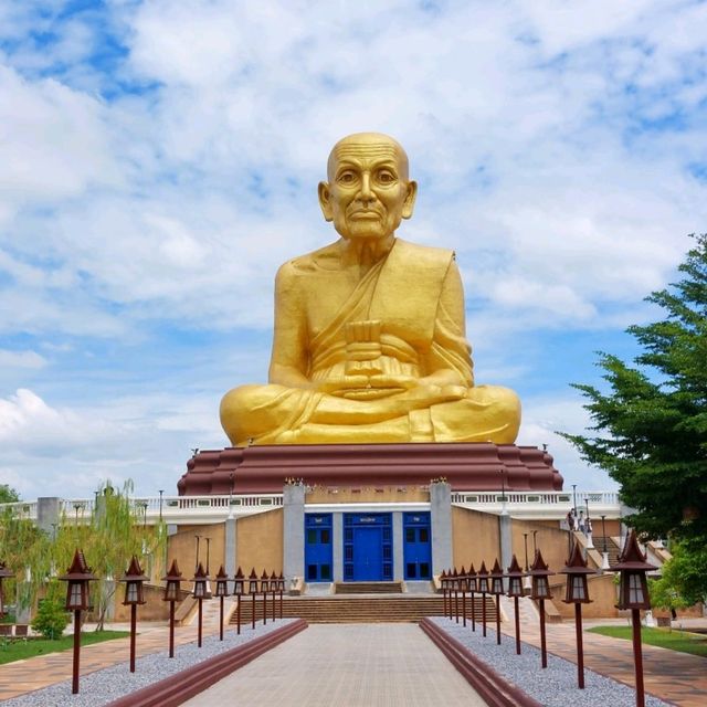 พุทธอุทยานมหาราช หลวงปู่ทวดองค์ใหญ่