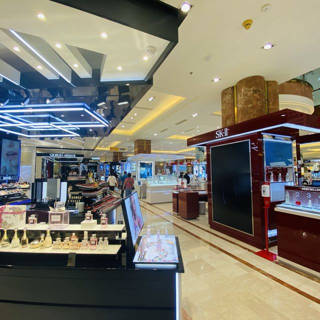 鄰近台中多家五星酒店的～廣三SOGO百貨公司～