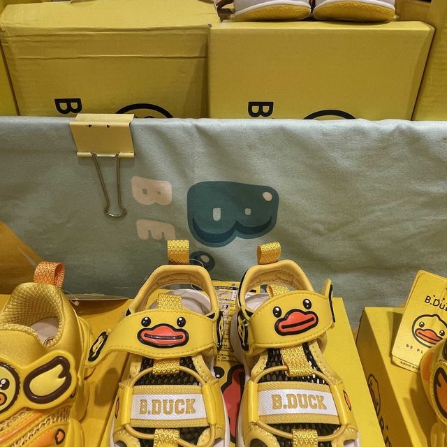 B.Duck Playful Store